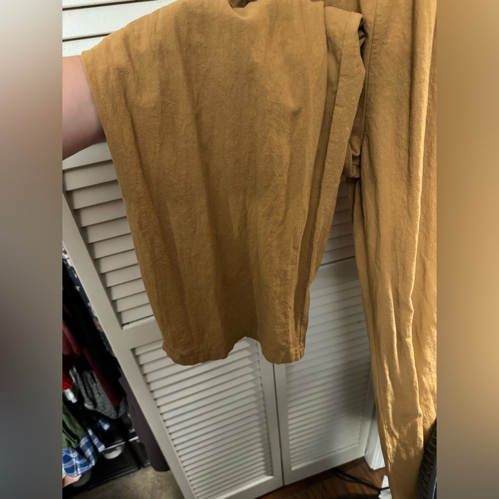 this one meant to come down below, it has a functioning zipper on the right side